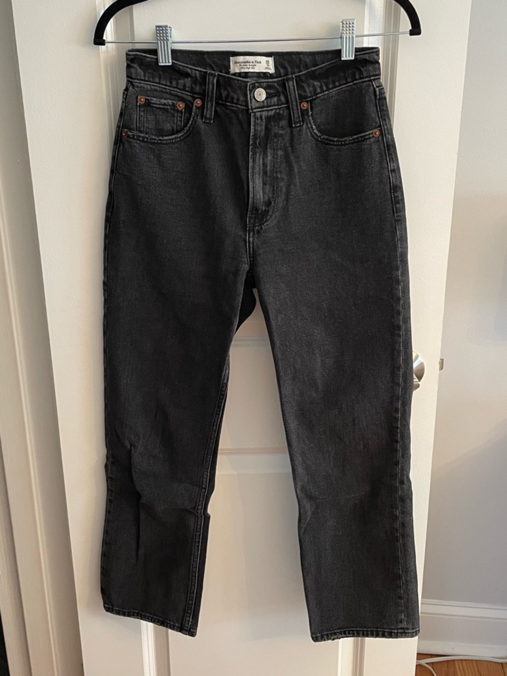 Abercrombie & Fitch Black Ankle Straight-Leg Jeans